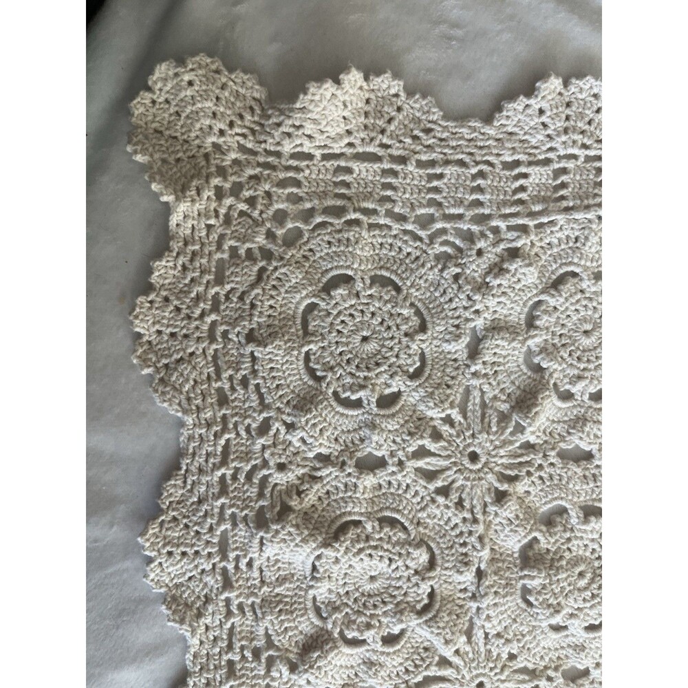 Martha Stewart Beige Crochet Lace Floral Theme Rectangular Doily  All Occasions
